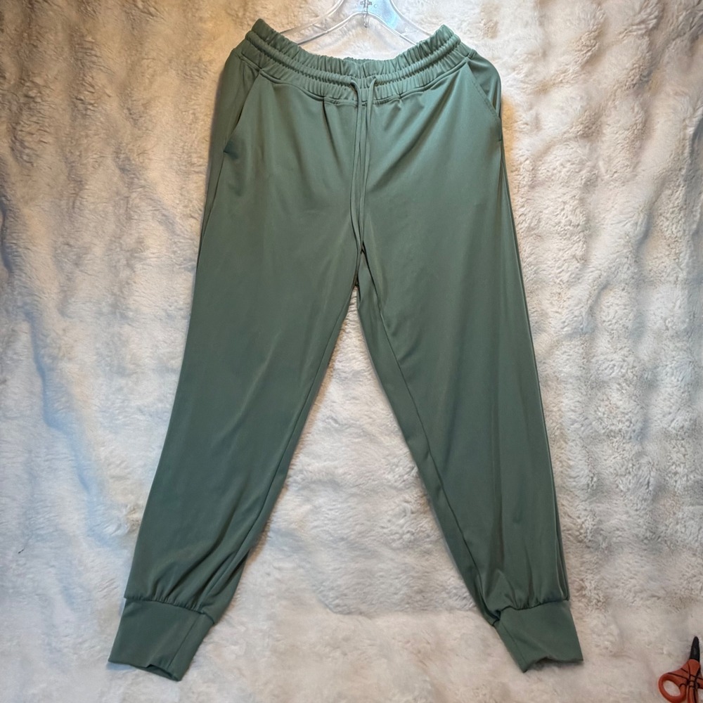 Lou & Grey Jogger Pants Women's Medium Green Recycled Polyester Spandex Lounge